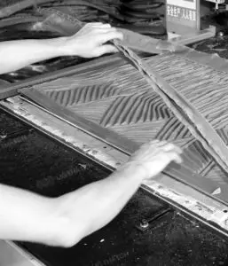 Artificial palm leaf cutting and demoulding-MGTHATCH