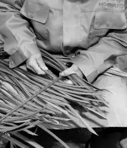 Woven interlaced artificial thatch-MGTHATCH